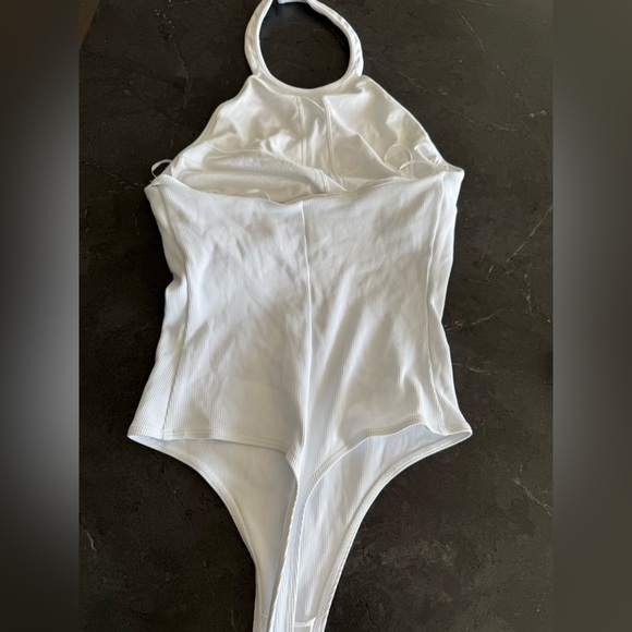 ALO Yoga White Jumpsuit with Contoured Silhouette - Picture 4 of 5